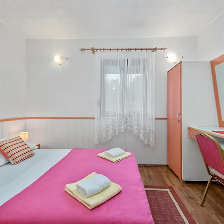 Pansion Adria Haus 3* Posedarje