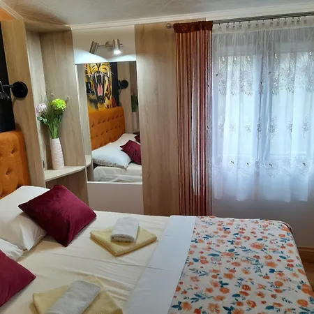 Pansion Adria Haus 3* Posedarje