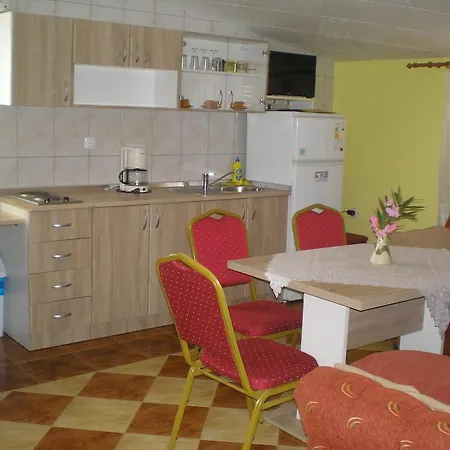 Vendégház Pansion Adria Haus