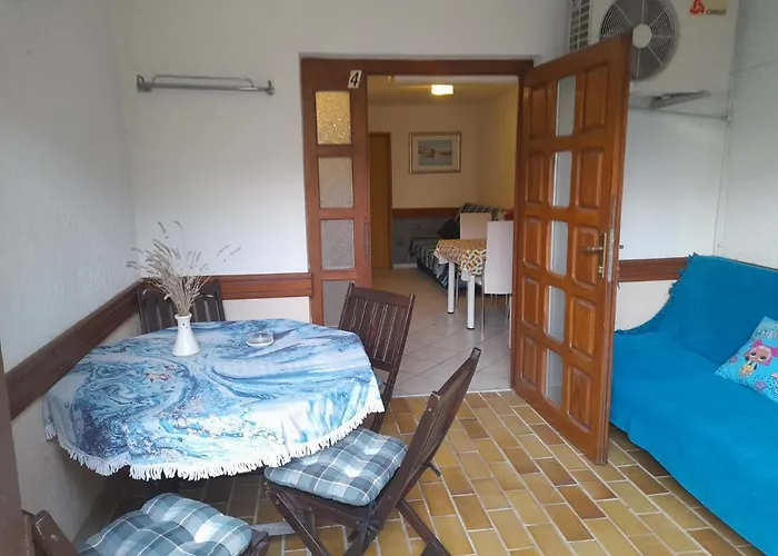 Pansion Adria Haus 3*